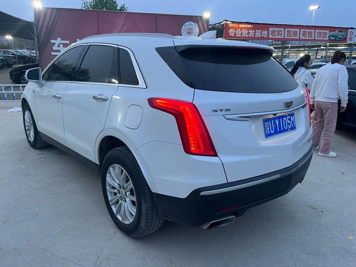 Cadillac XT5 2017 25T 8