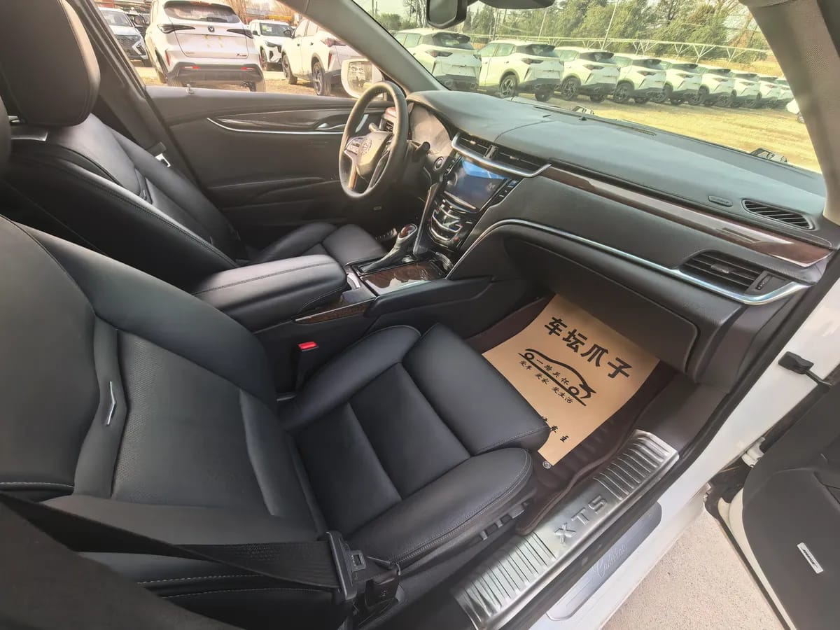 Cadillac XTS 2013 28T 3