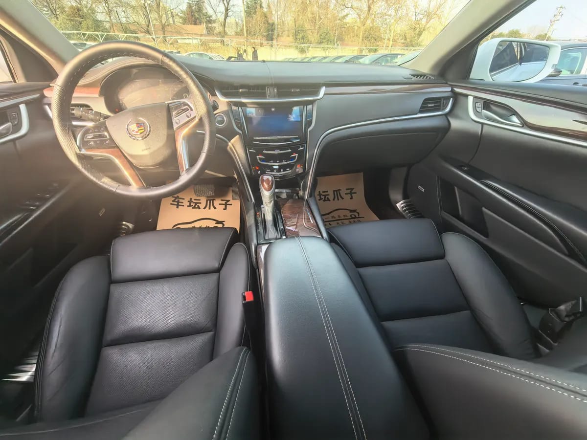Cadillac XTS 2013 28T 5