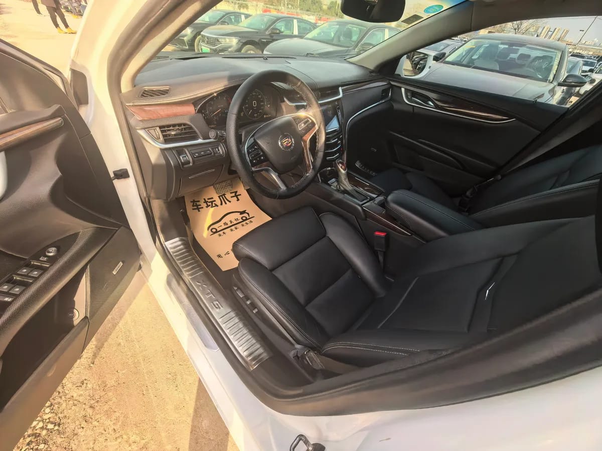 Cadillac XTS 2013 28T 6