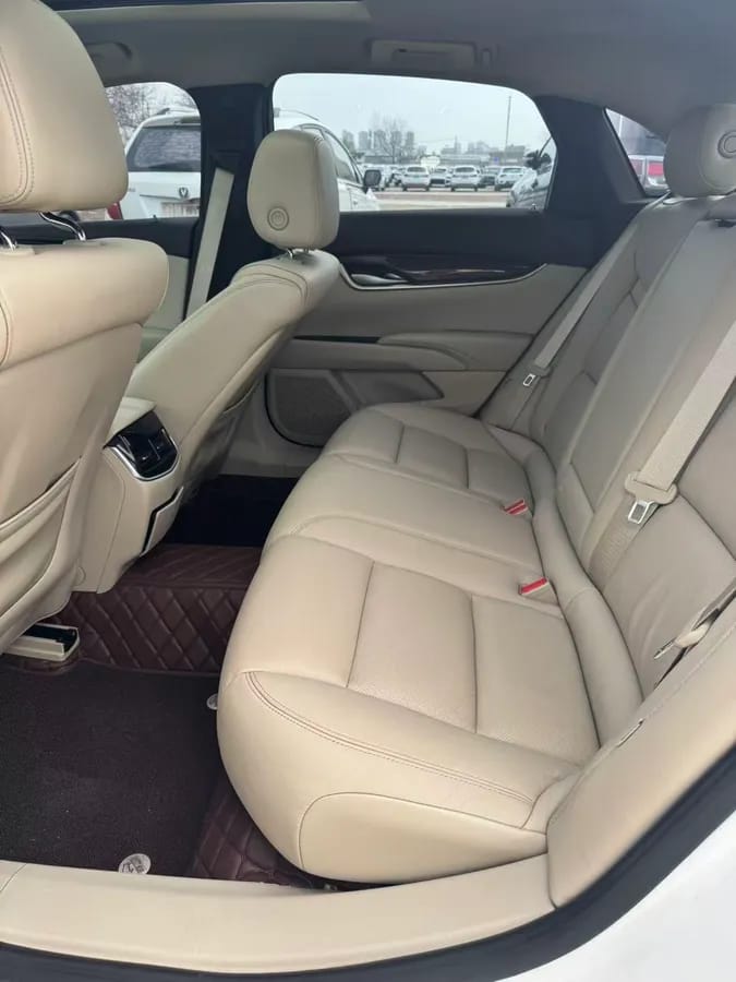 Cadillac XTS 2015 28T 5