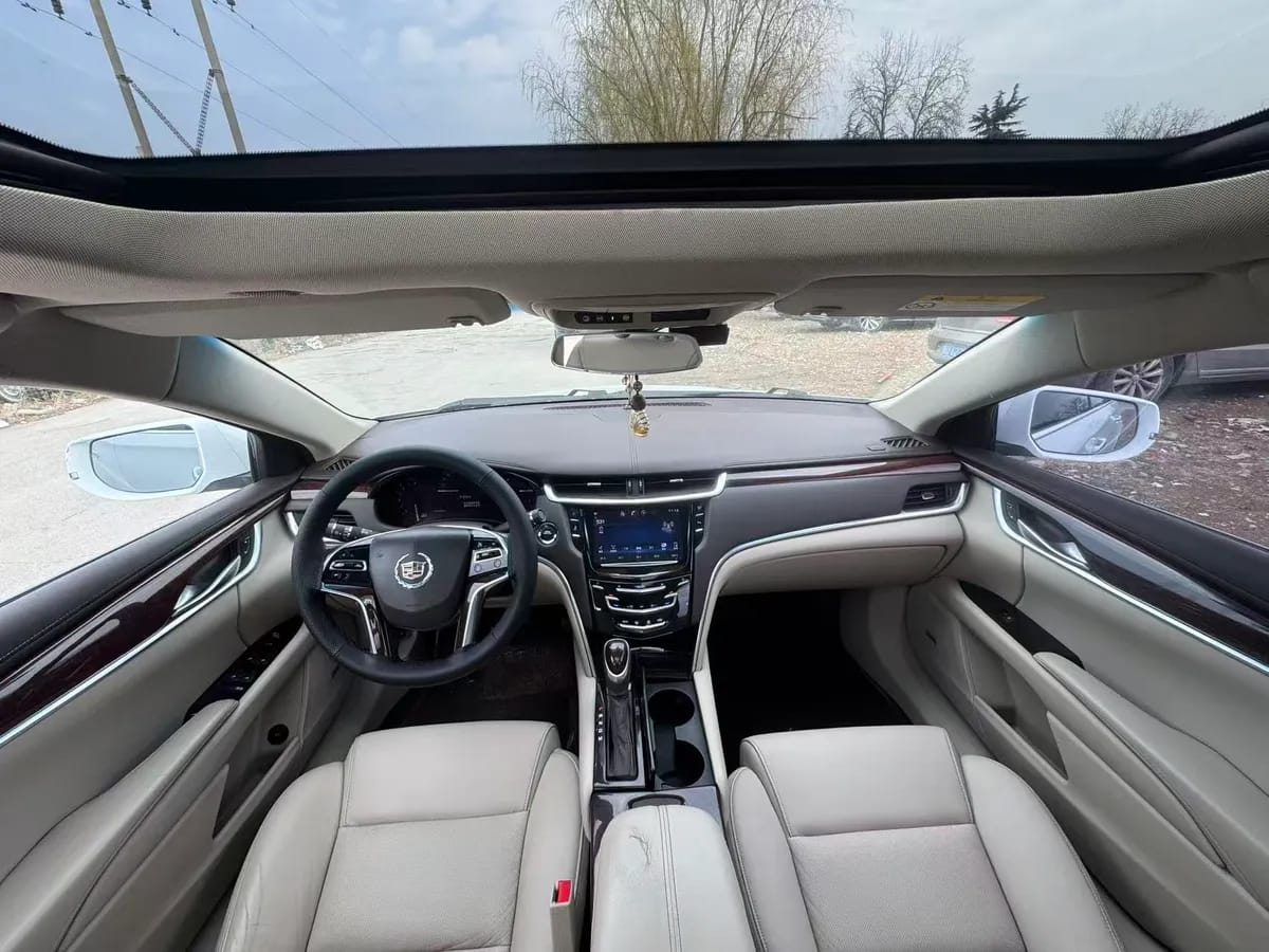 Cadillac XTS 2015 28T 6