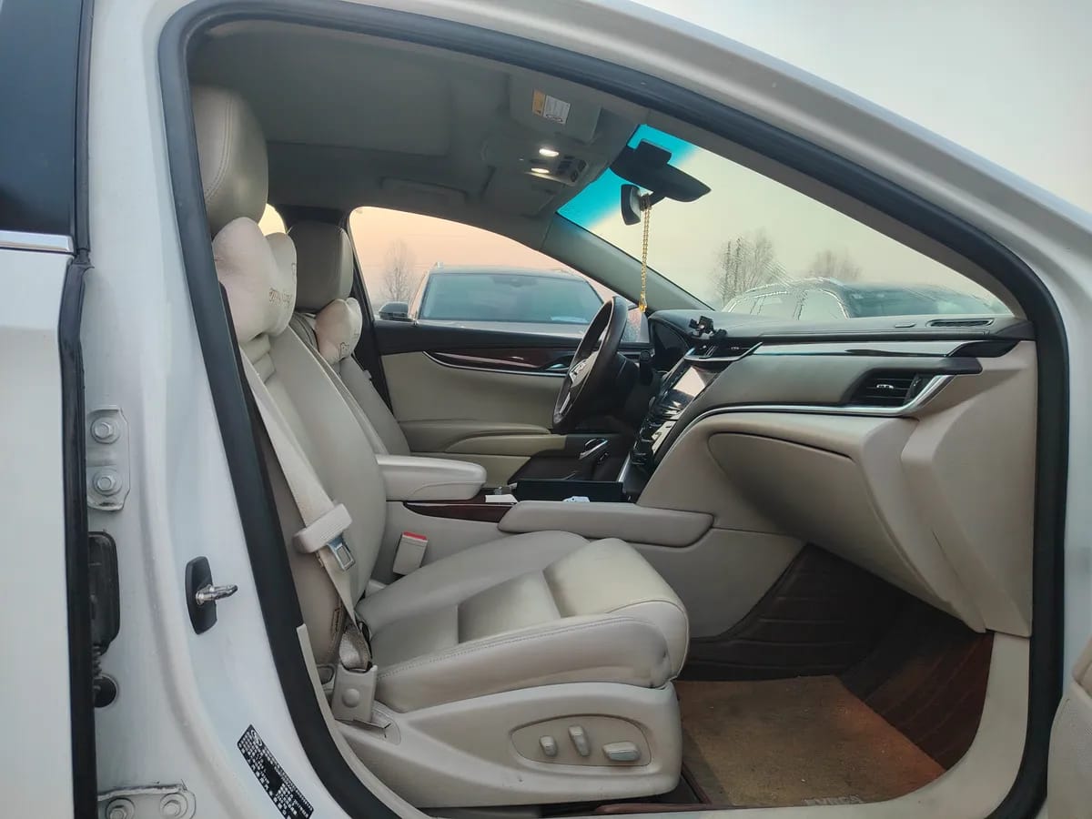 Cadillac XTS 2017 28T 8