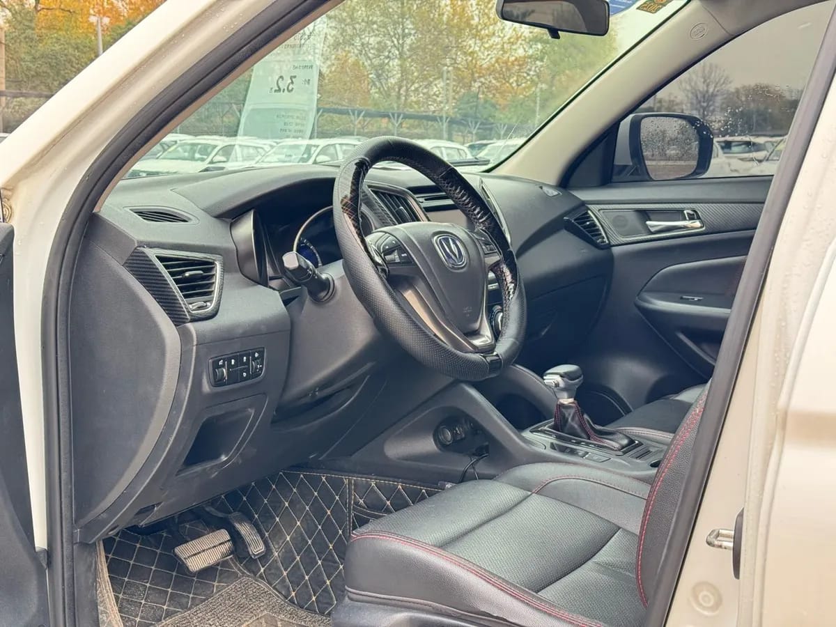 Changan CS75 2015 1.8T V 4