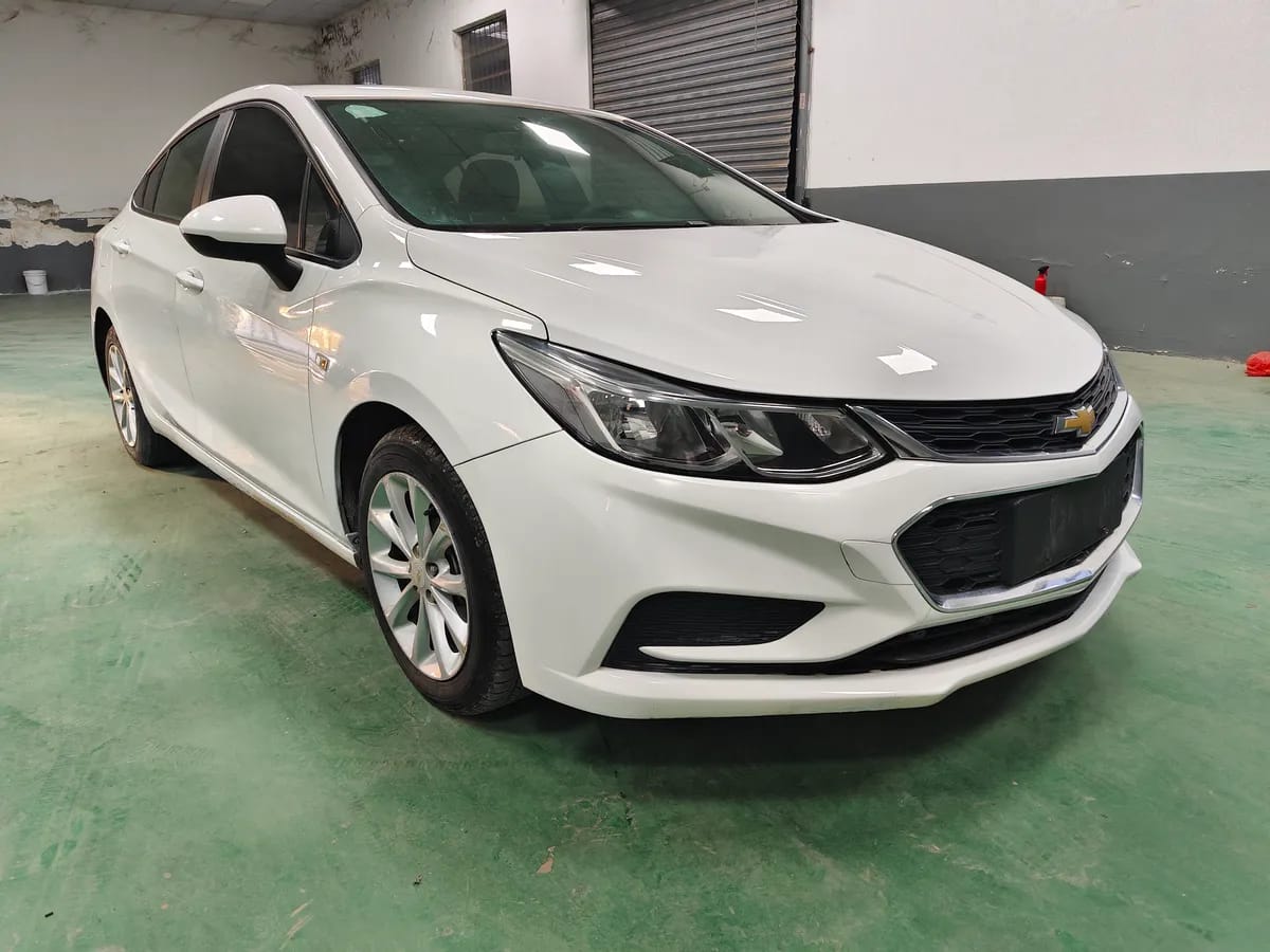 Chevrolet 2018 320 3