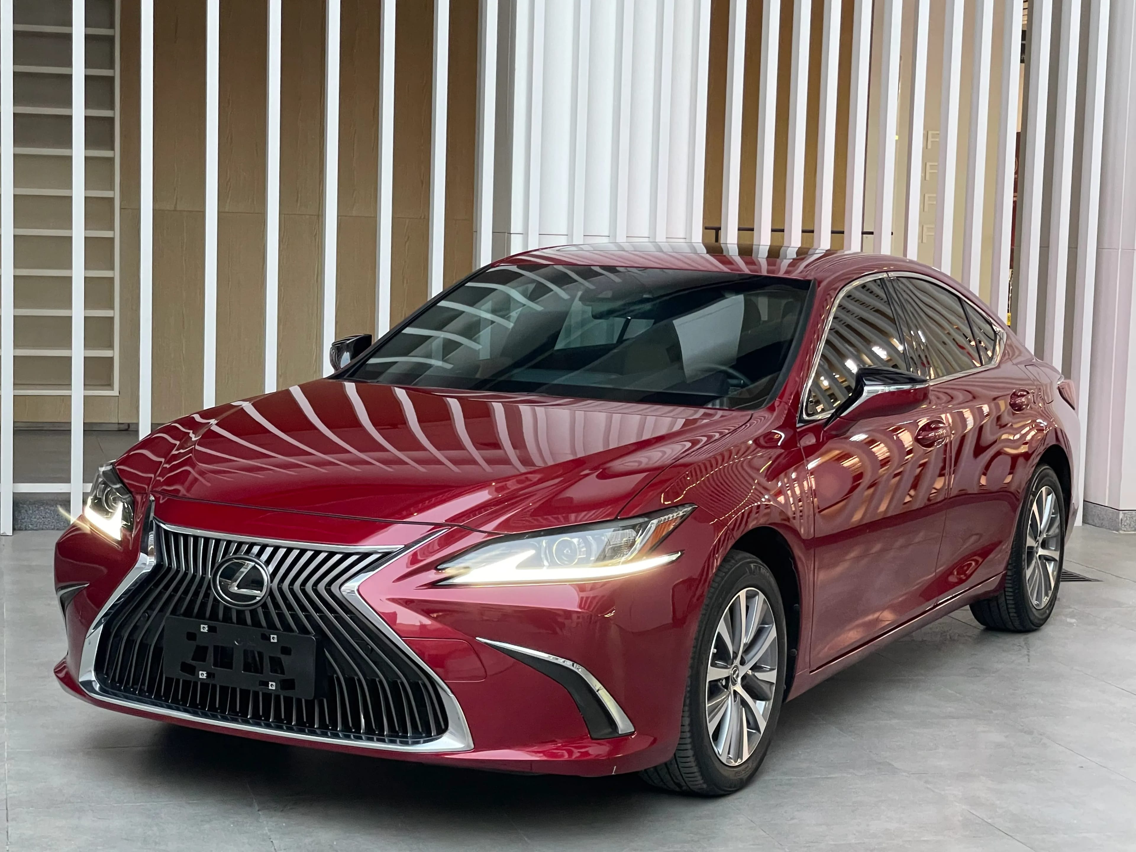 Lexus ES 2020 1