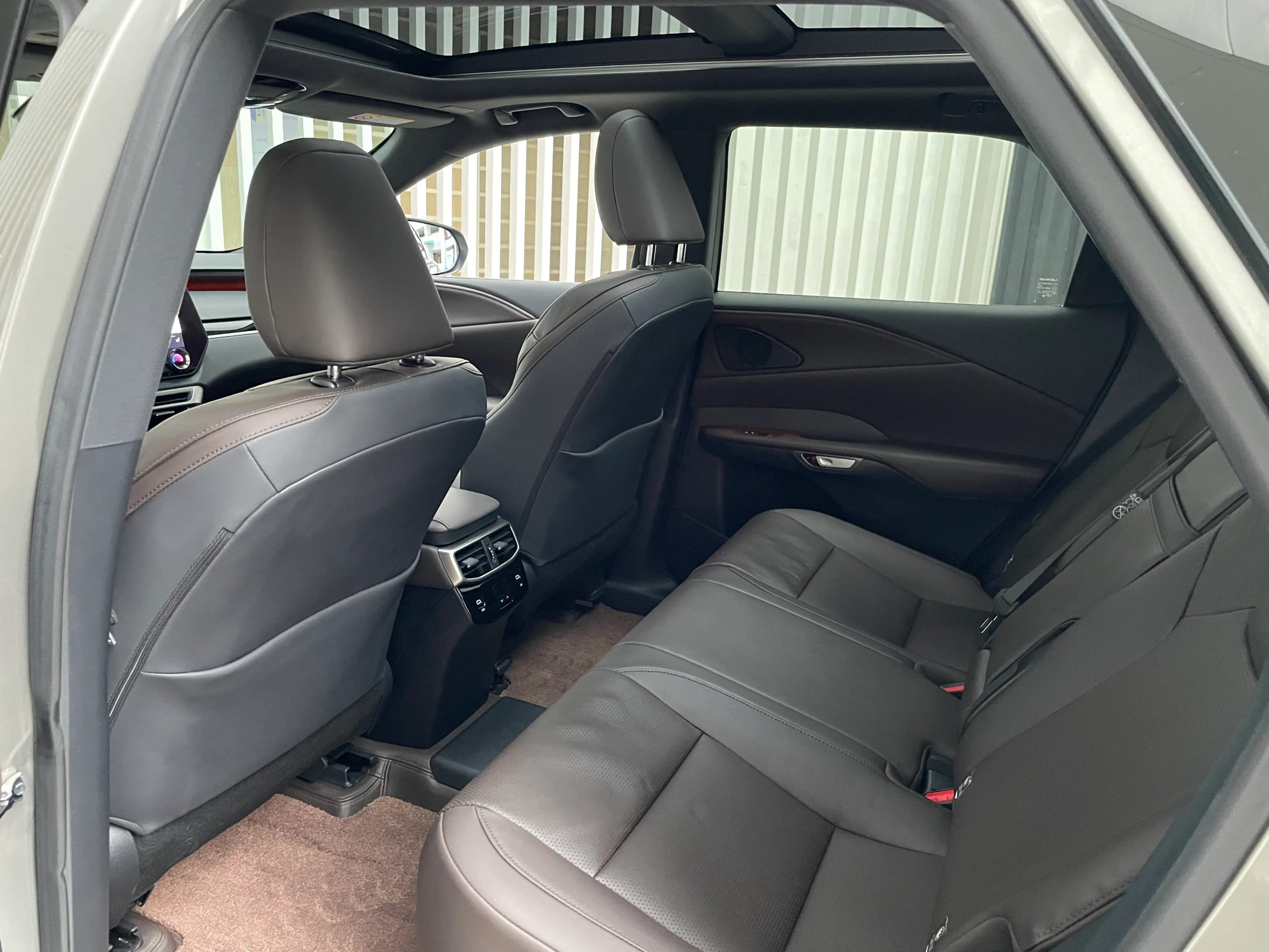 Lexus RX 2023 4