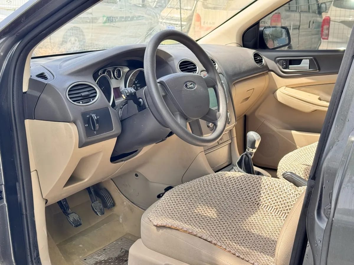 Ford Focus 2013 4
