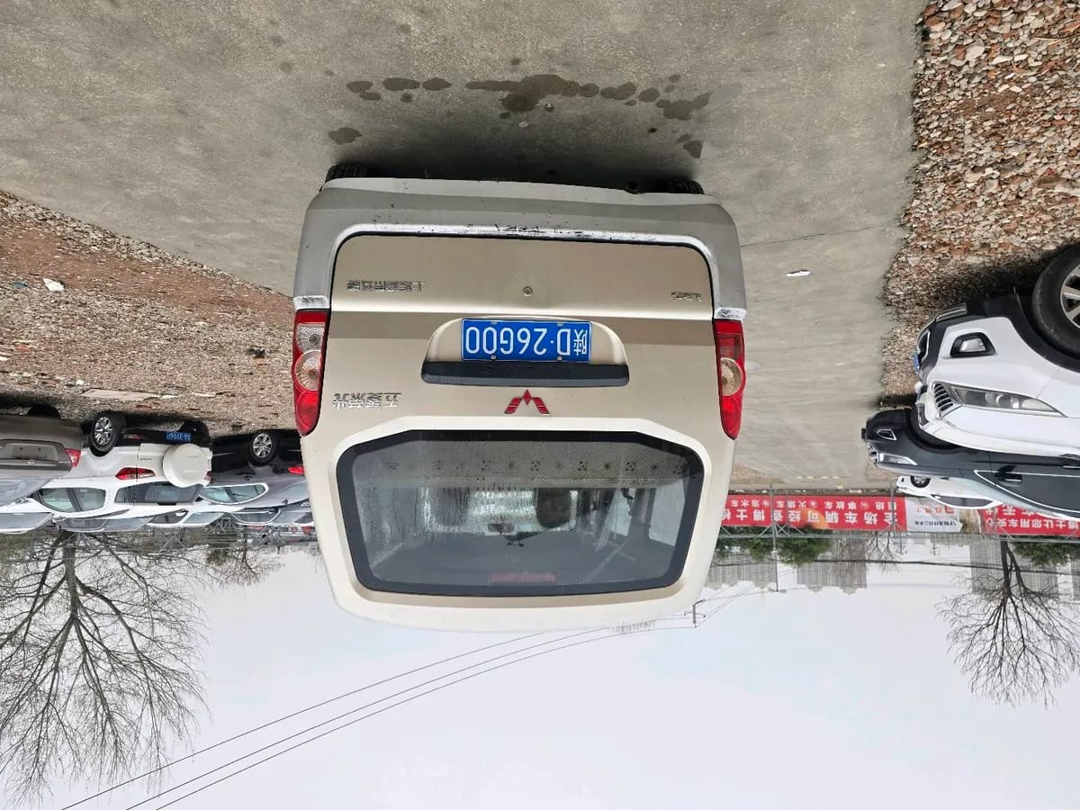 Wuling 2012 5