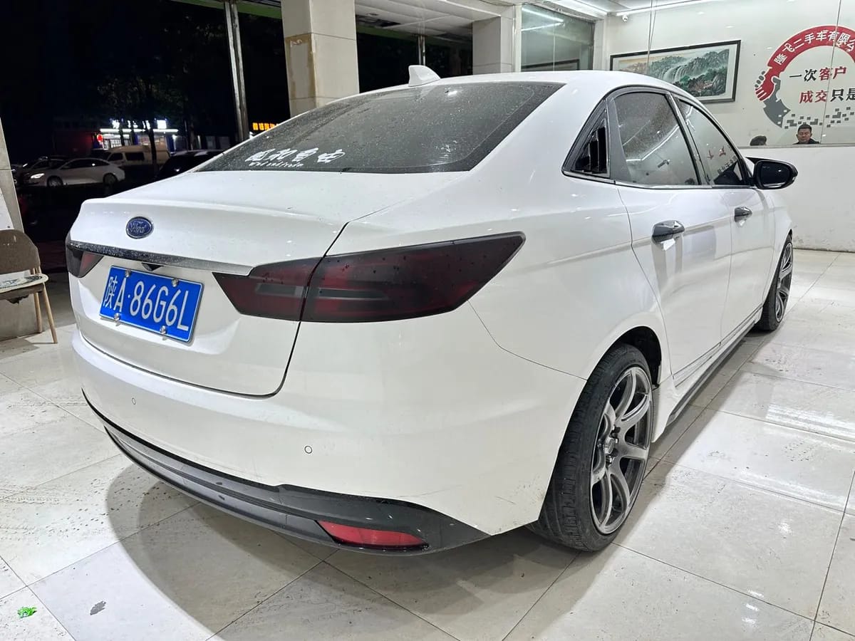Ford 2019 1.5L VI 9