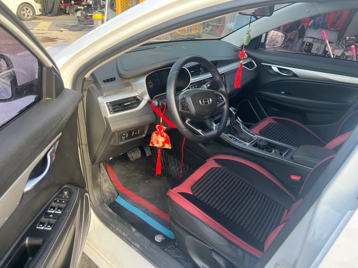Geely 2019 1.5L CVT V 3