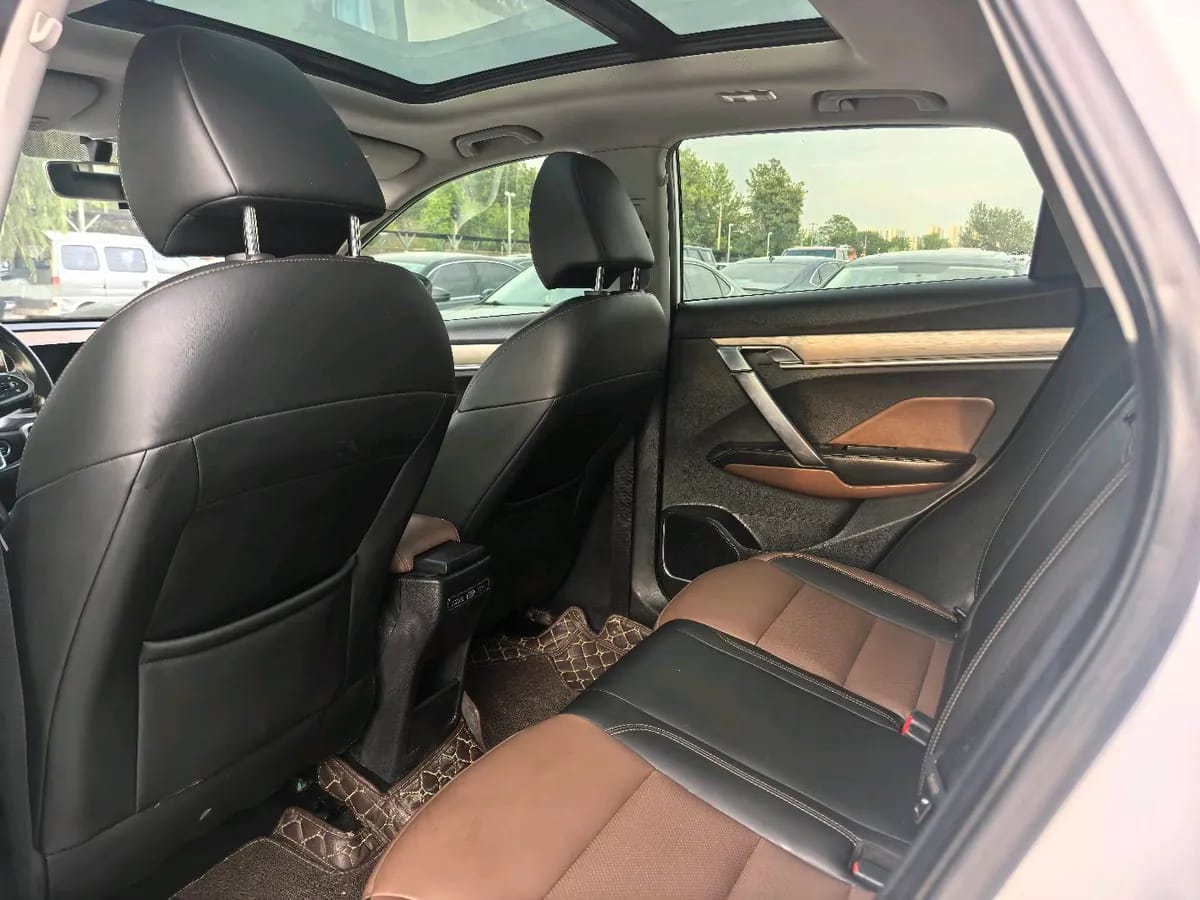 Geely 2019 260T DCT V 8