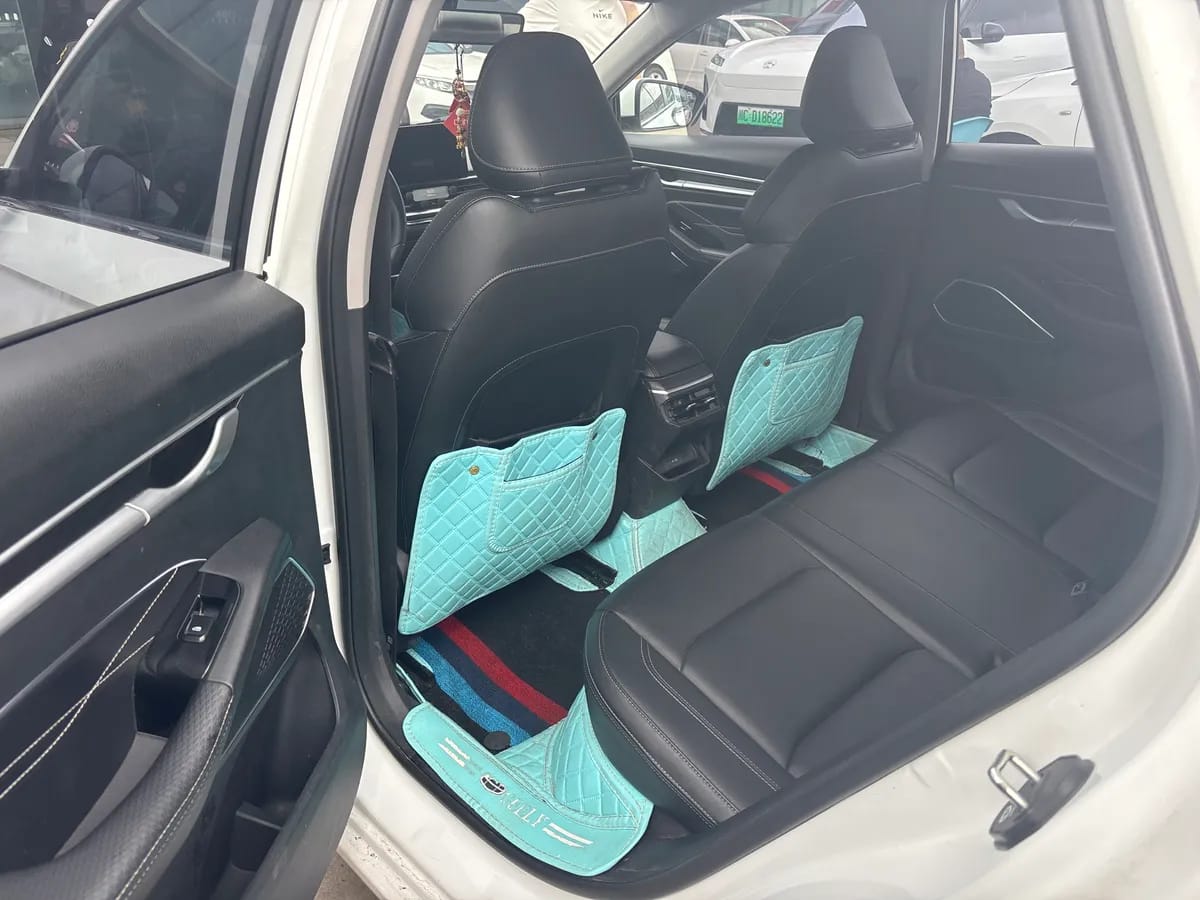 Geely 2022 4 1.5L CVT 4