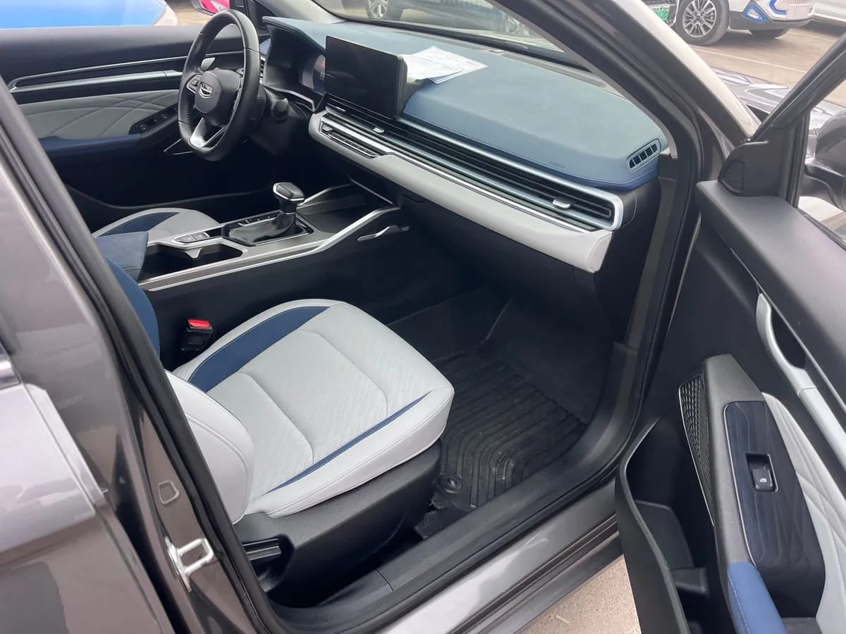 Geely 2022 4 1.5L CVT 9