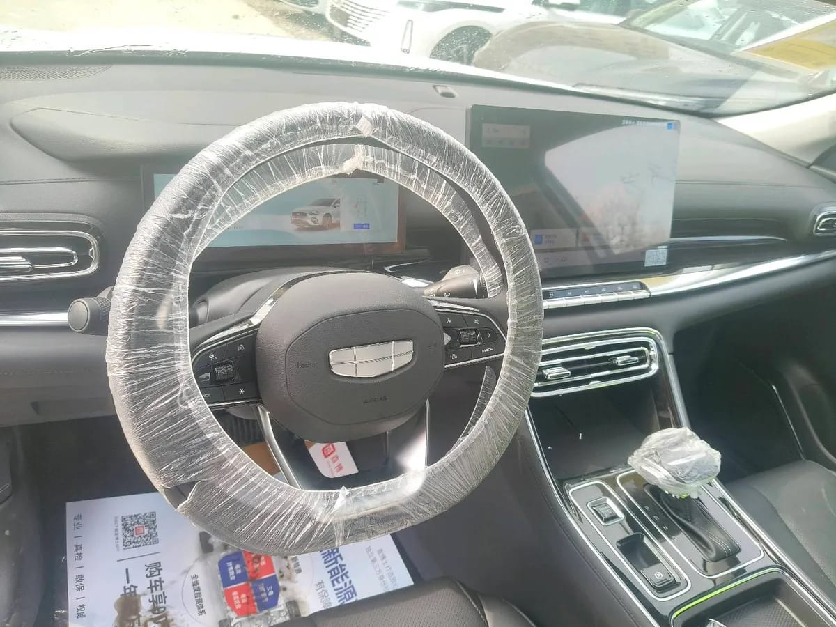 Geely 2026 5 1.5L CVT 4