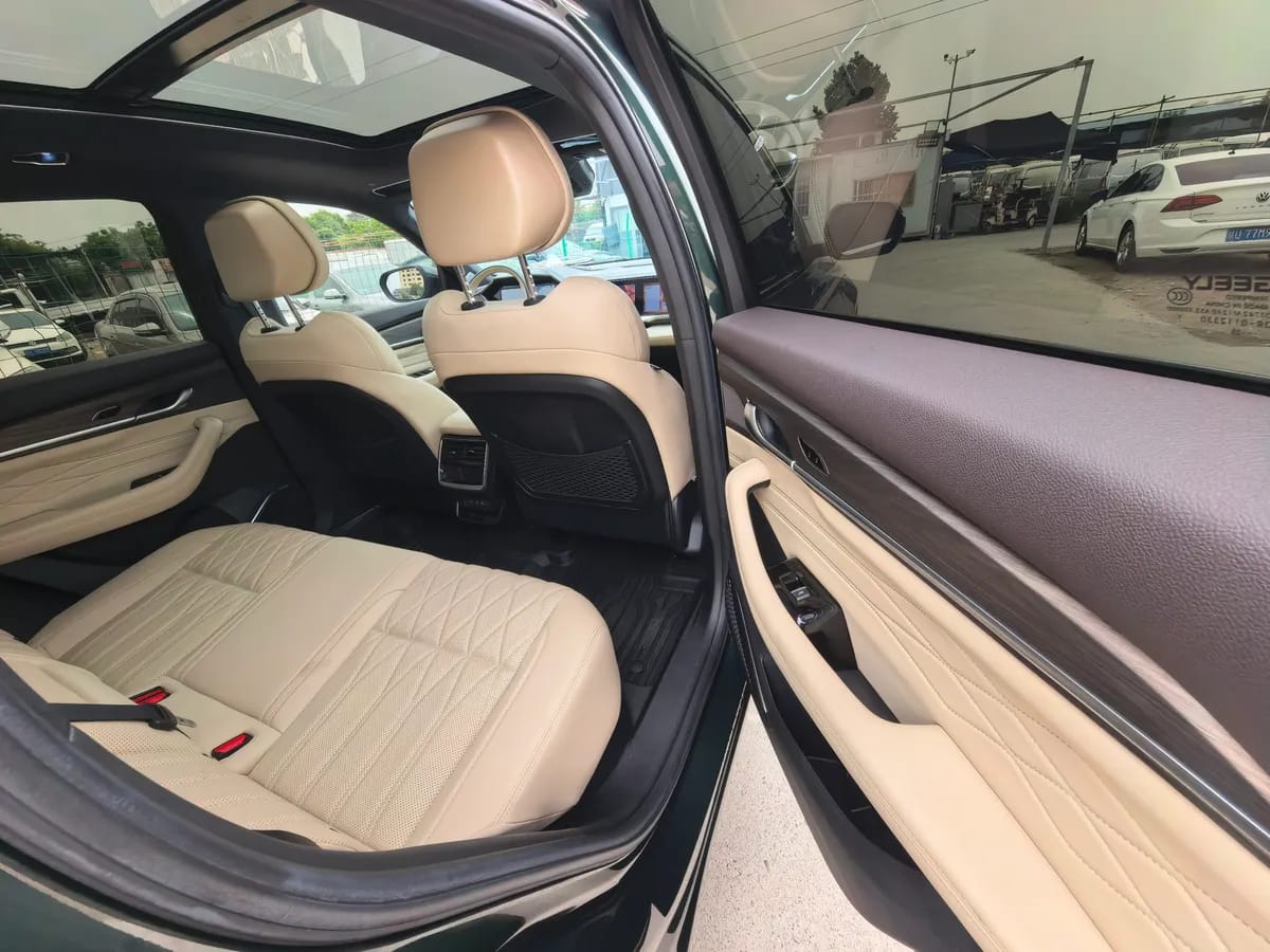 Geely L 2025 2.0TD 10