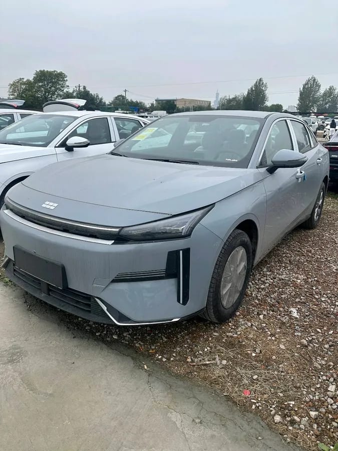 Geely L6 2025 EM-i 60km