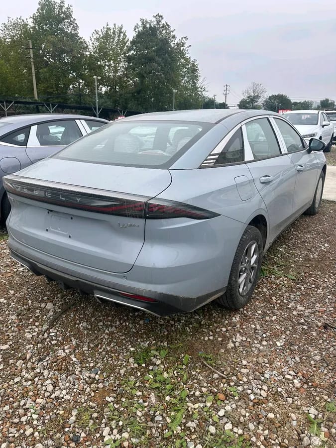 Geely L6 2025 EM-i 60km 4