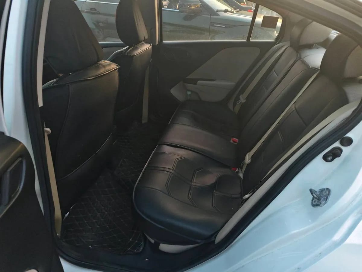 Honda 2016 1.5L CVT V 8