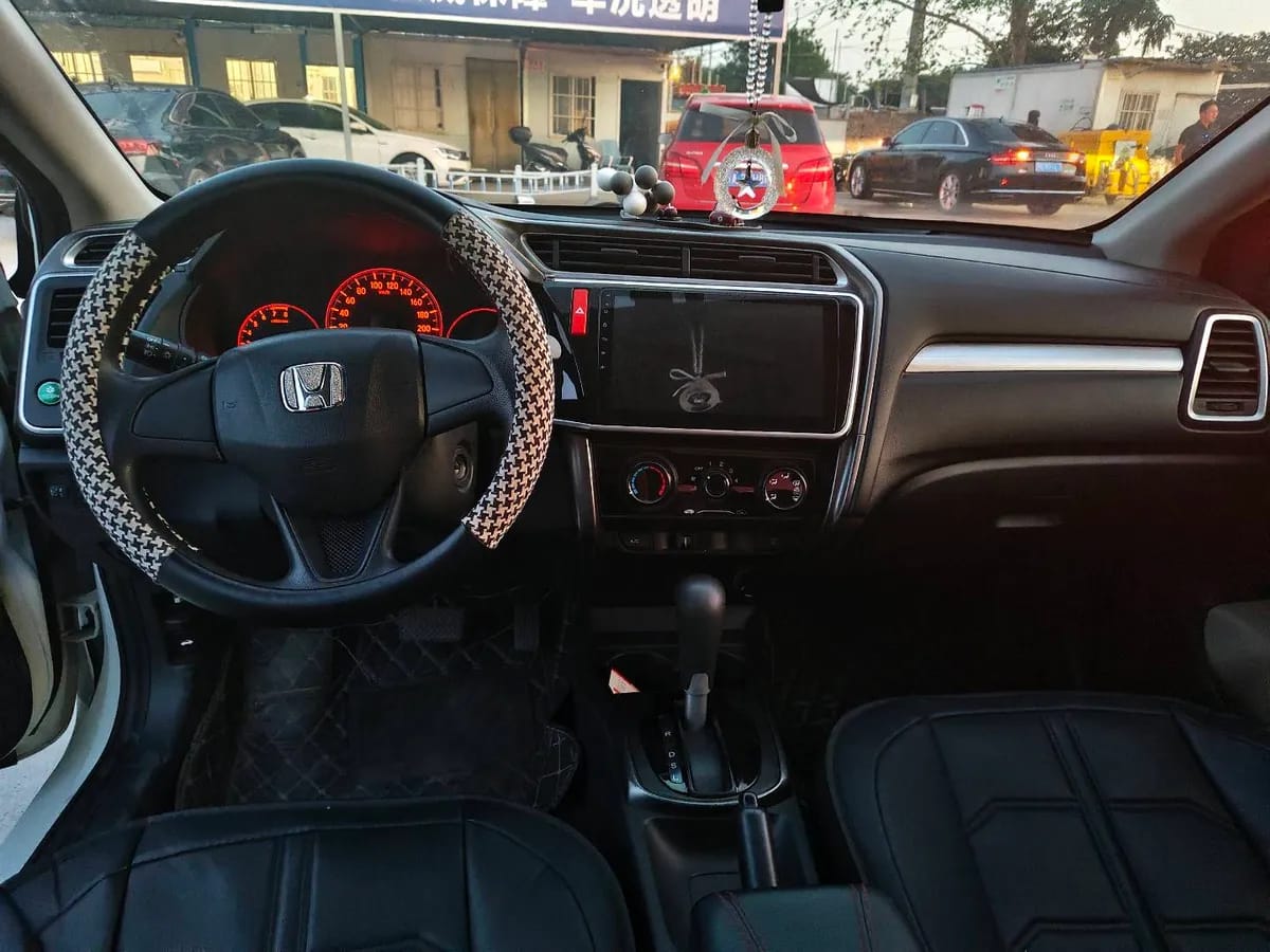 Honda 2016 1.5L CVT V 9