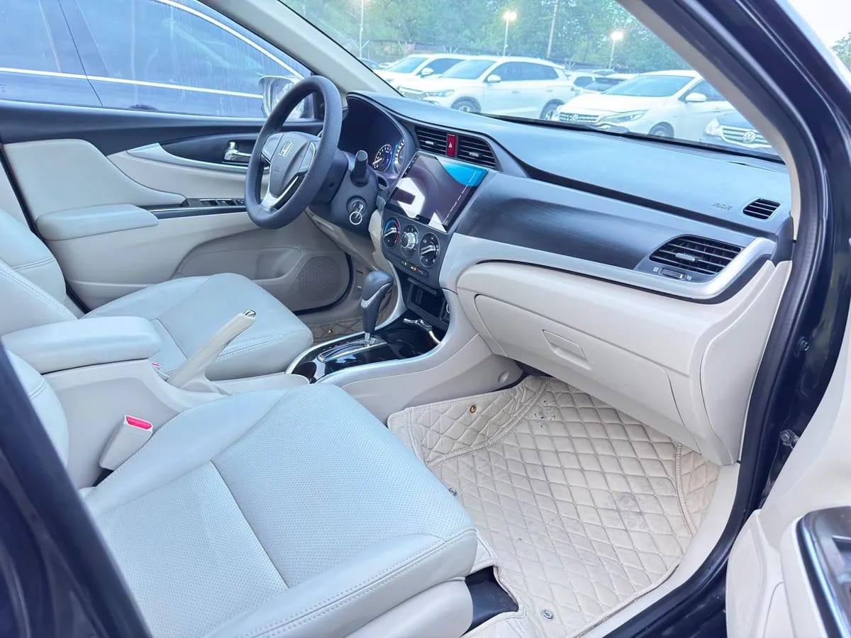 Honda 2016 1.8L CVT 3