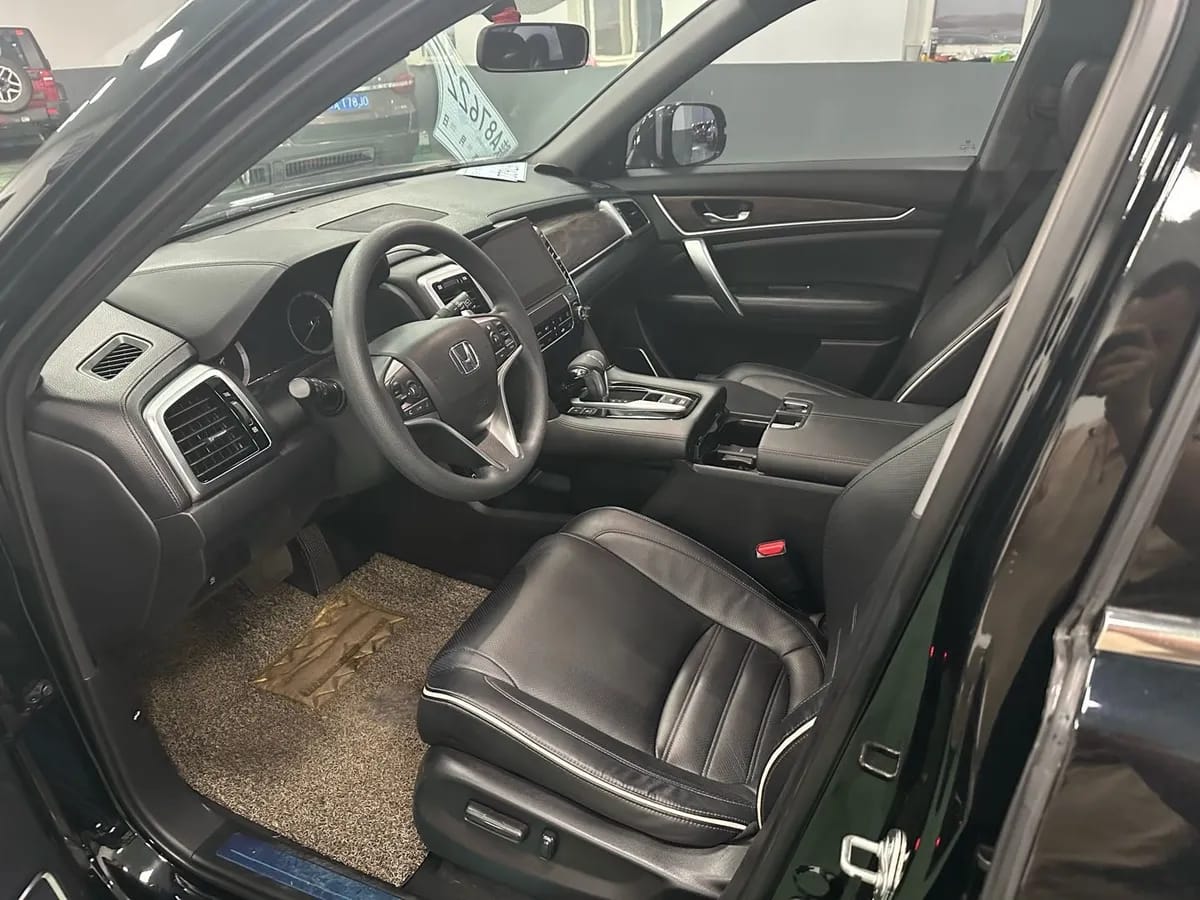 Honda UR-V 2017 240TURBO 9