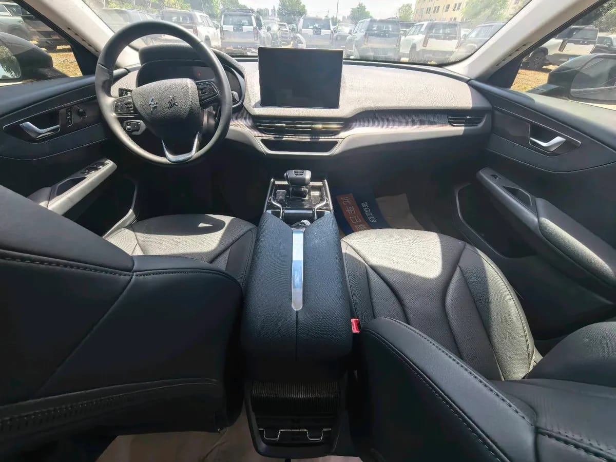 Hongqi E-QM5 2023 5