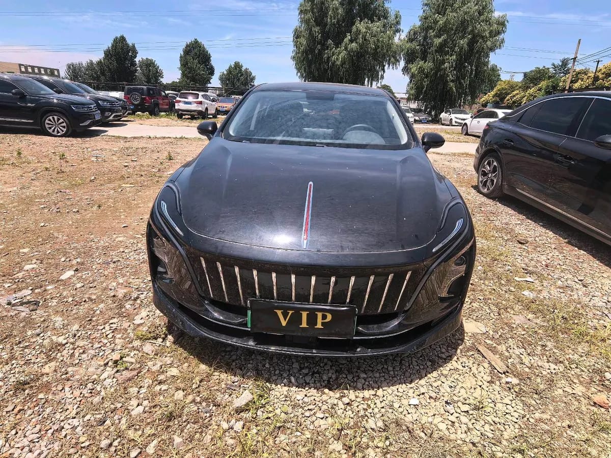 Hongqi E-QM5 2023 9