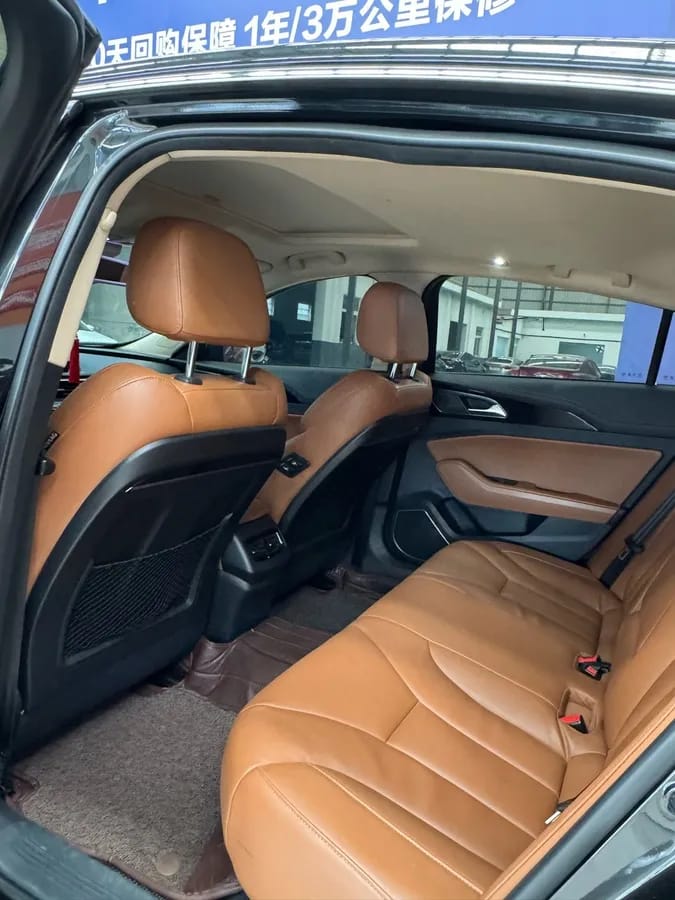 Hongqi H5 2018 30TD 8