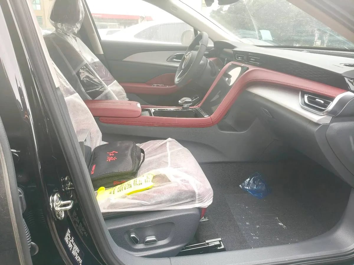 Hongqi H5 2025 2.0T 3