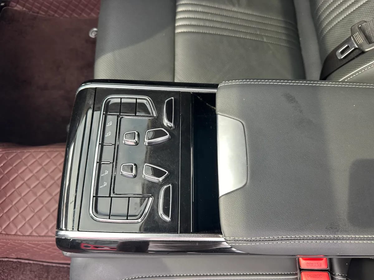 Hongqi H9 2020 2.0T 10