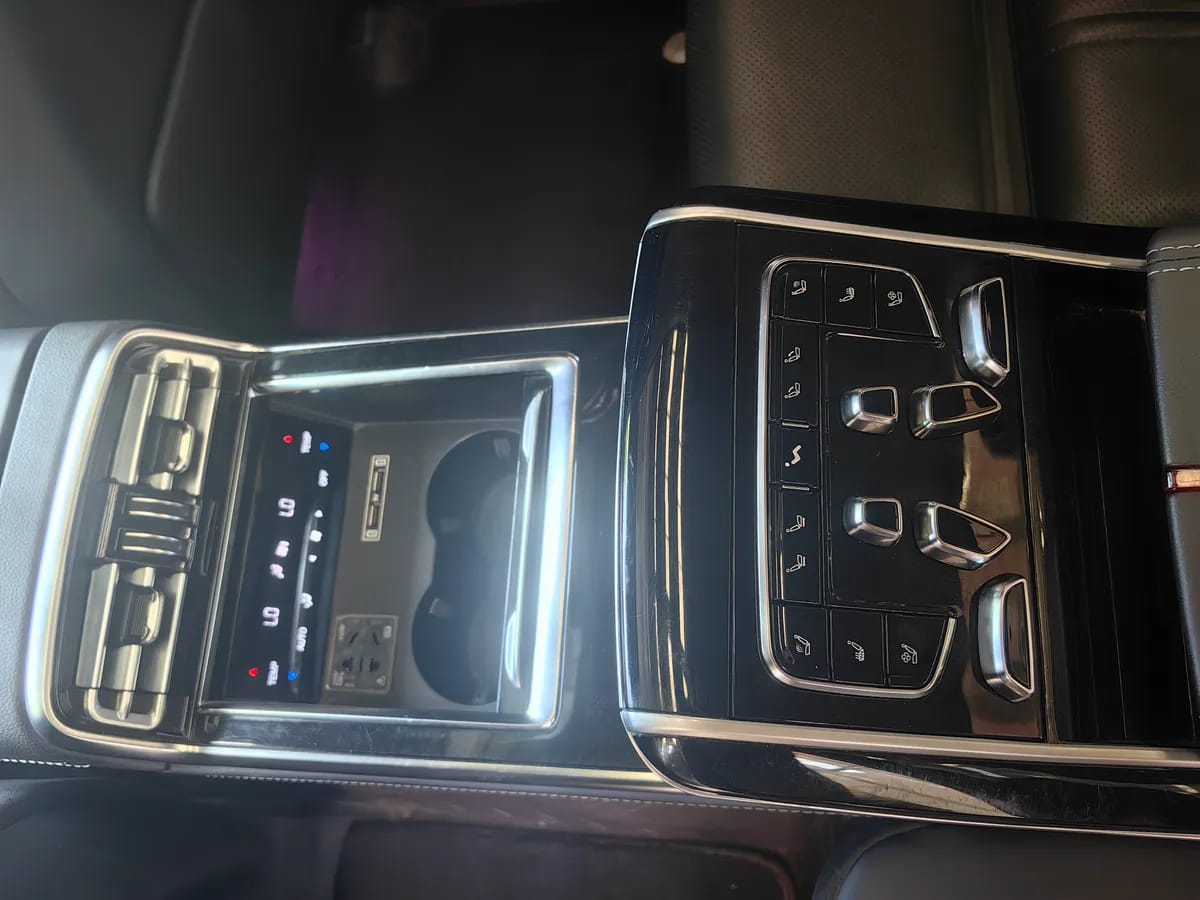 Hongqi H9 2020 3.0T 9
