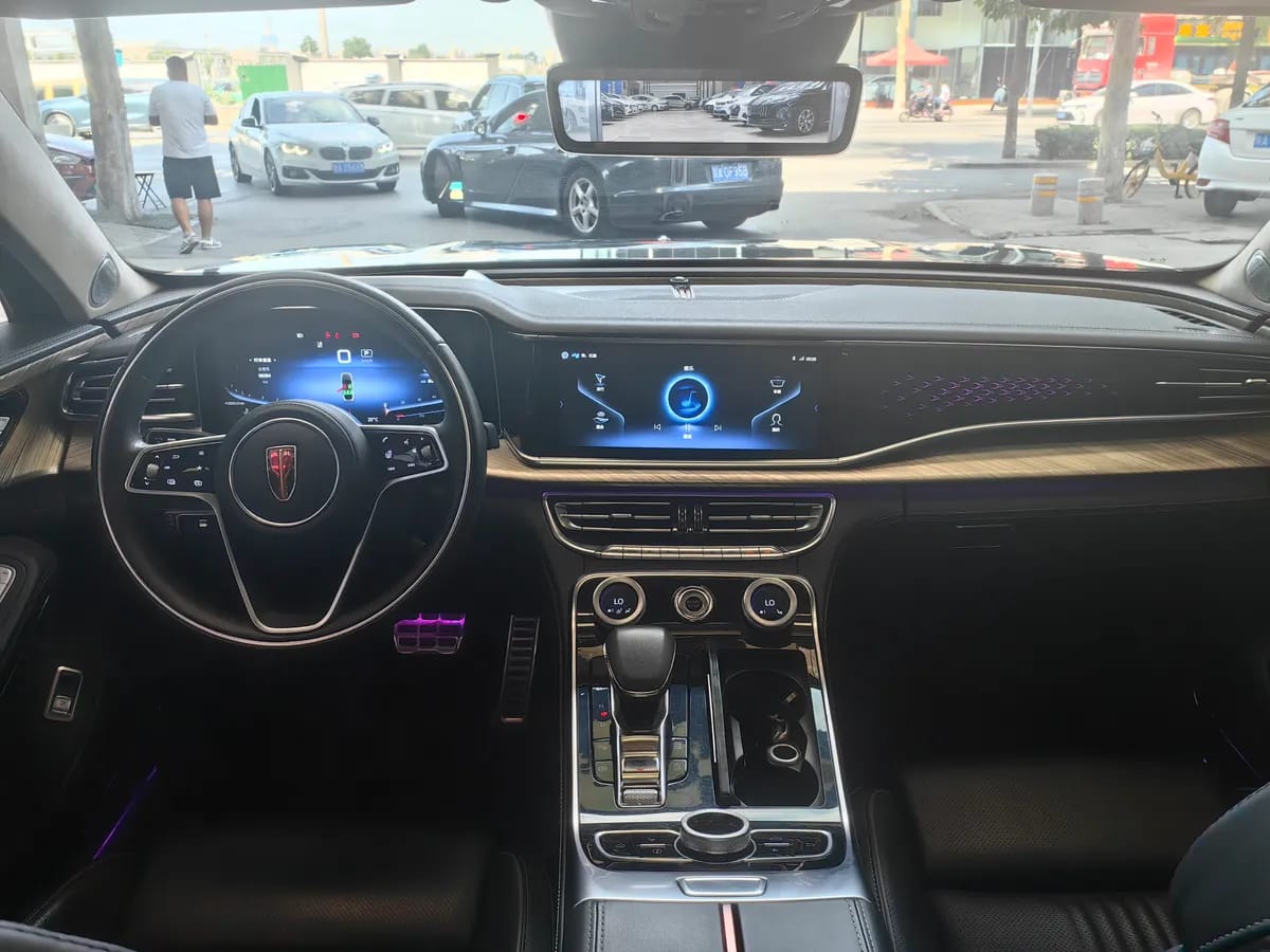 Hongqi H9 2020 3.0T 10