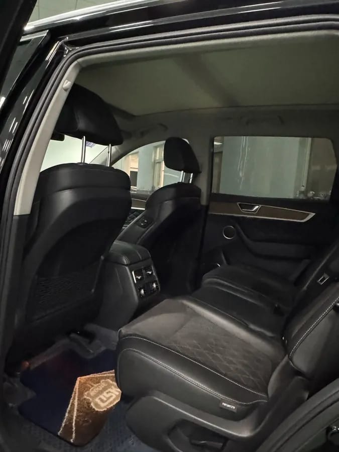 Hongqi HS7 2021 2.0T DCT 9