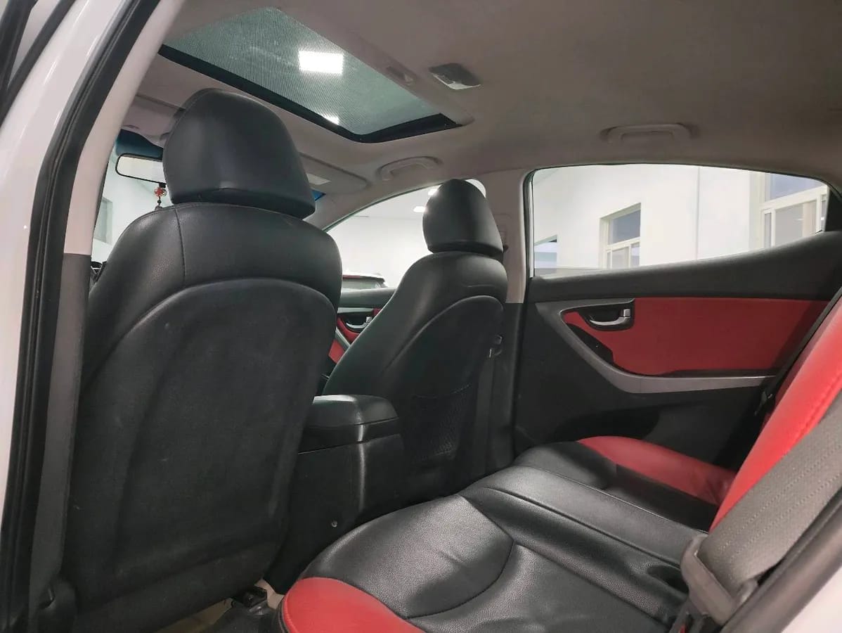 Hyundai 2012 1.6L 8