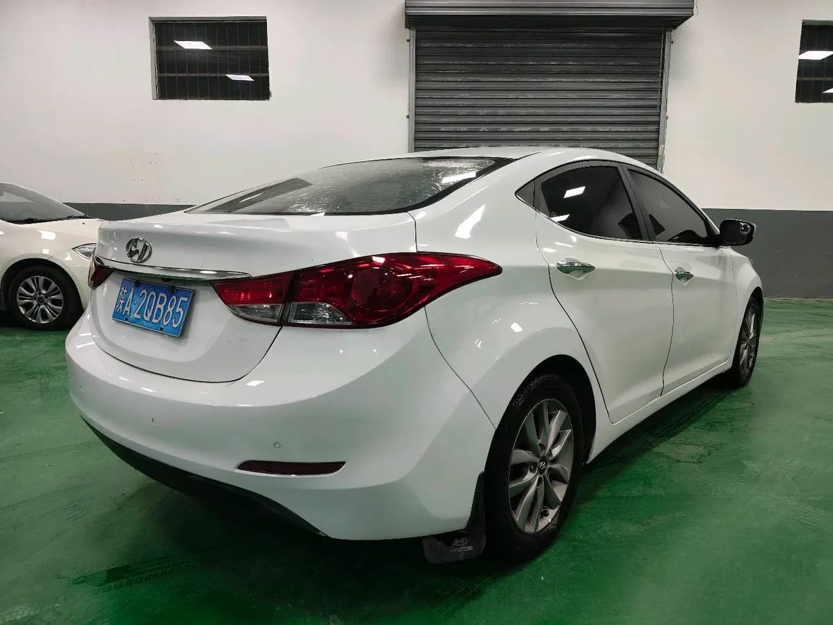 Hyundai 2012 1.6L 10