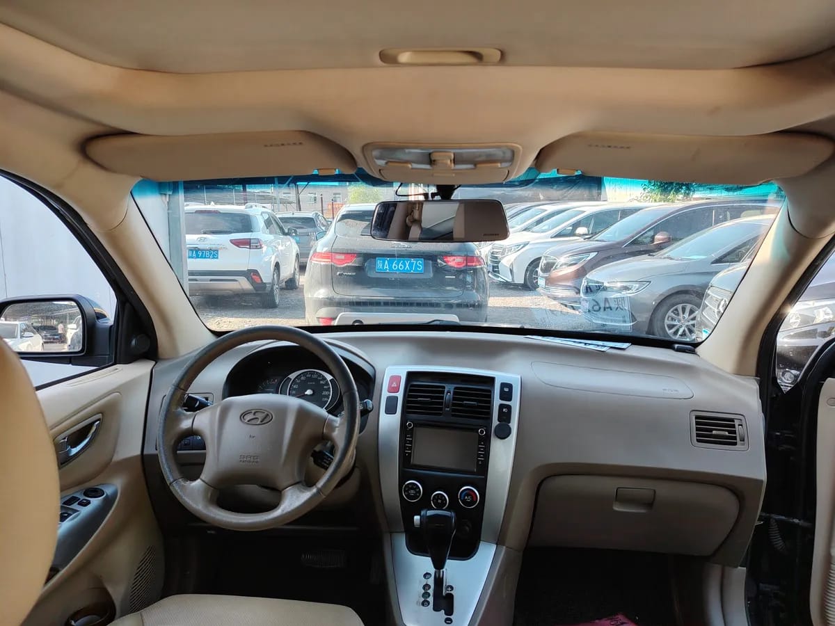 Hyundai 2013 2.0L 7