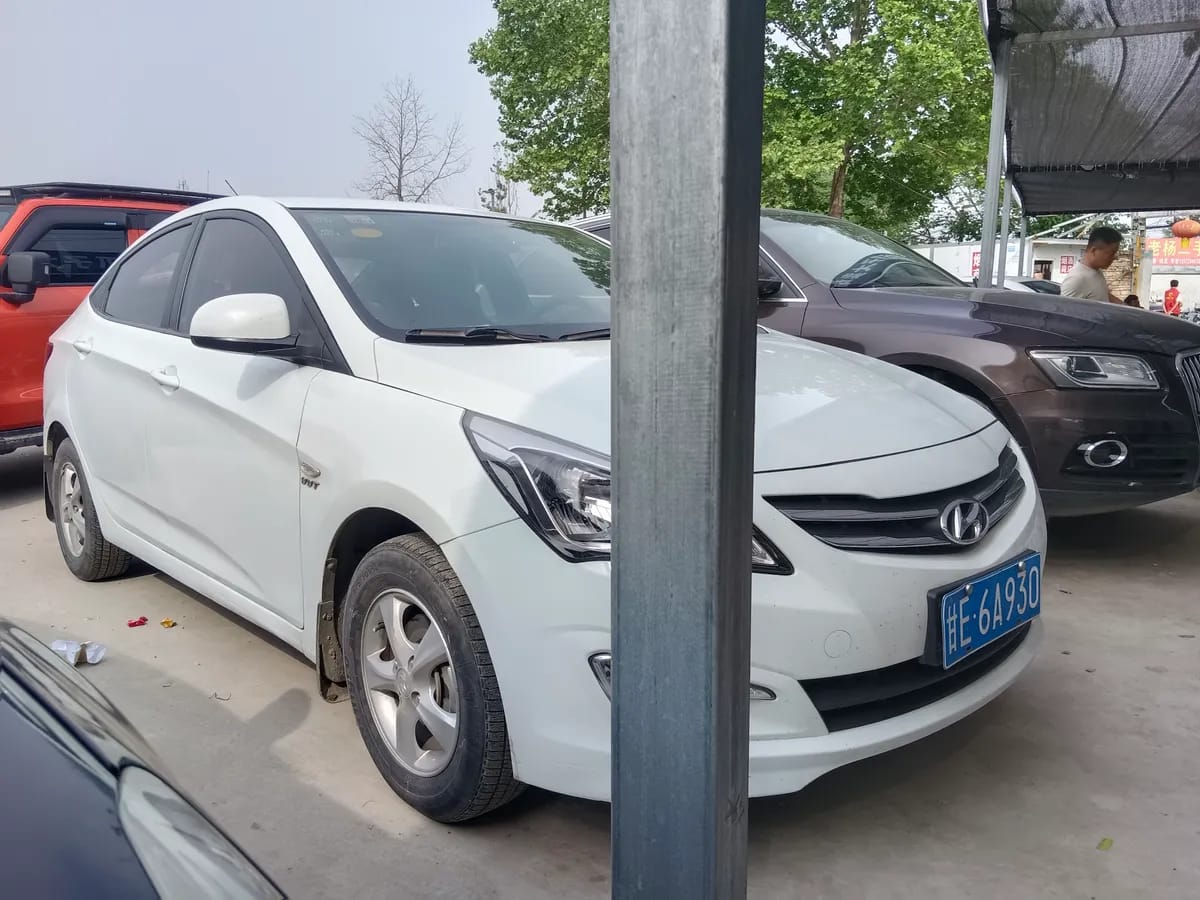 Hyundai 2014 1.4L GLX 3