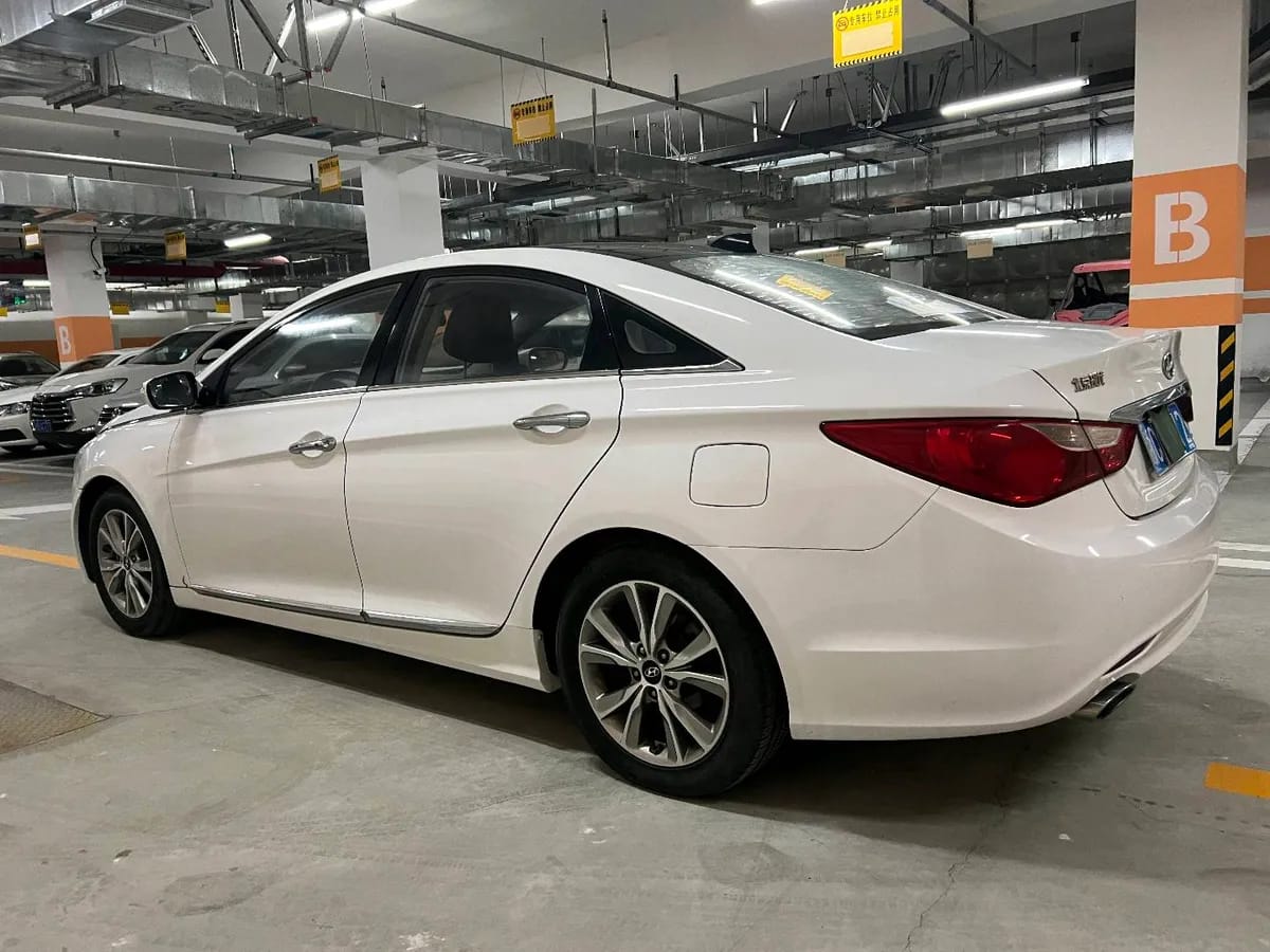Hyundai 2014 2.4L V 9