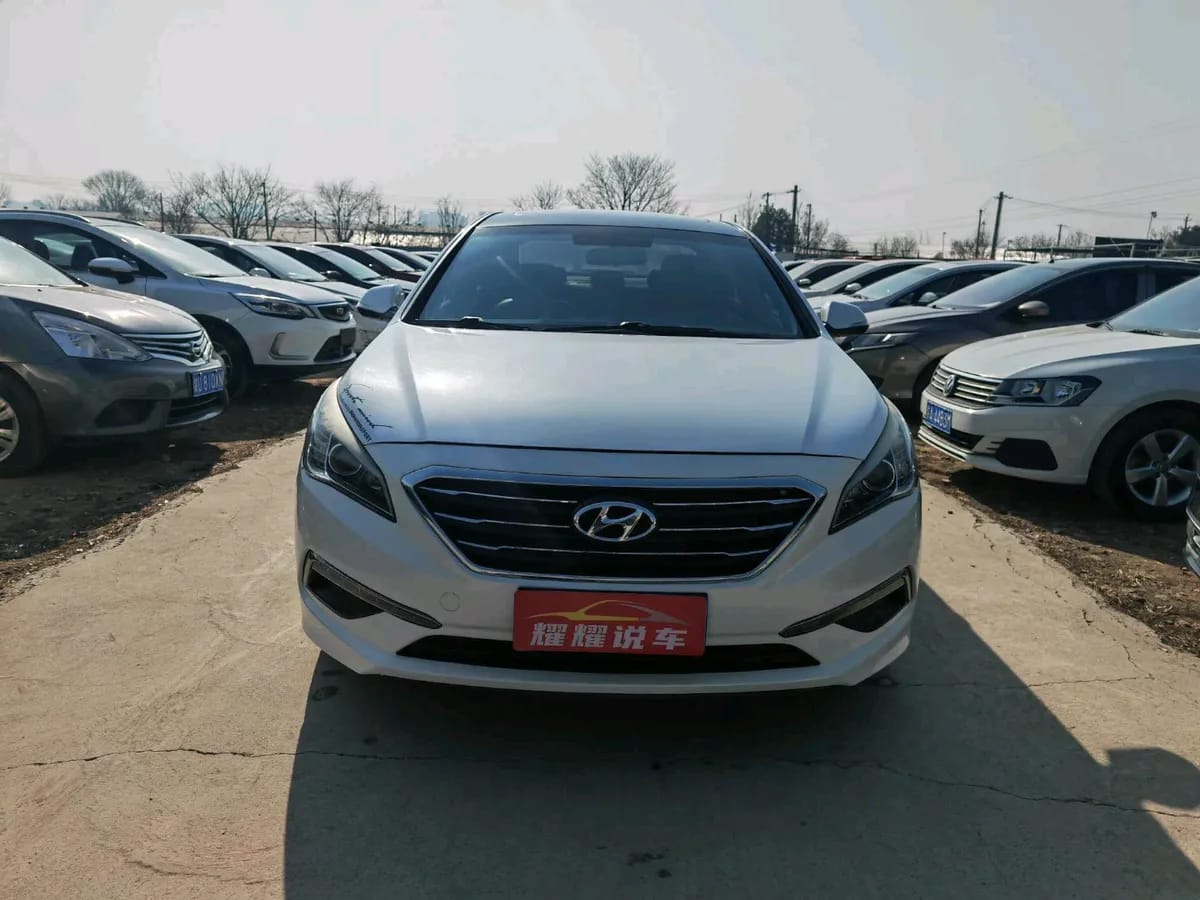 Hyundai 2015 1.6T GLS 2