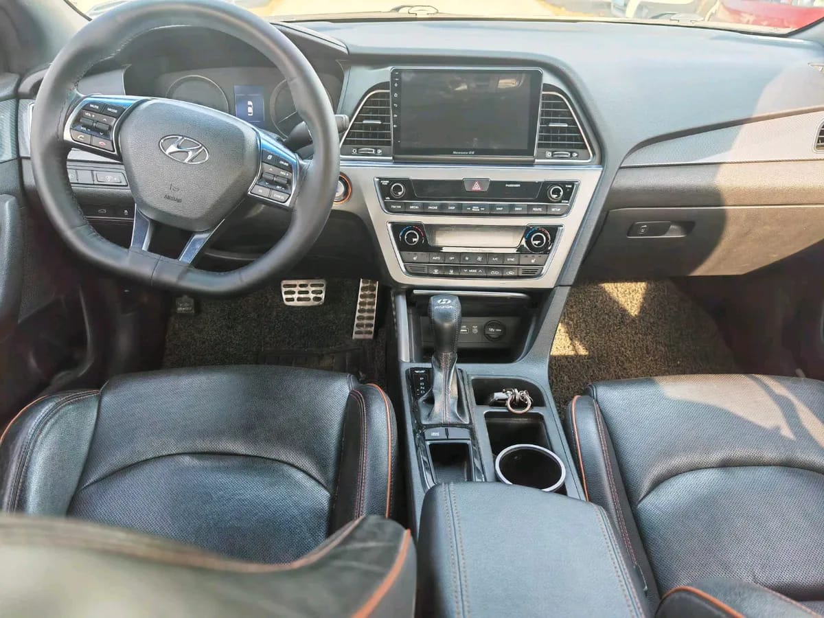 Hyundai 2015 1.6T GLS 6