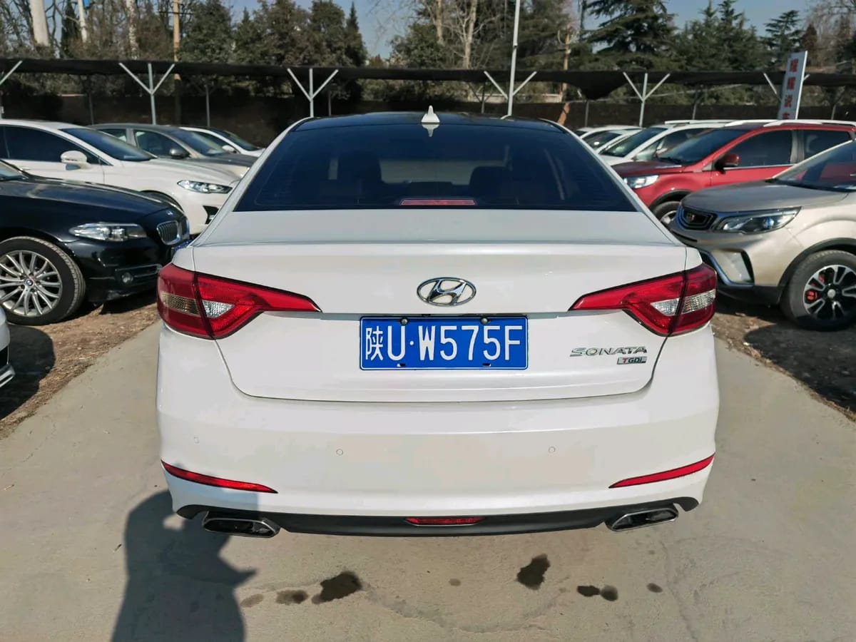 Hyundai 2015 1.6T GLS 7