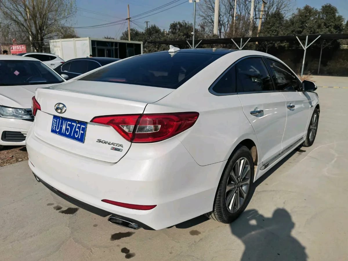 Hyundai 2015 1.6T GLS 8