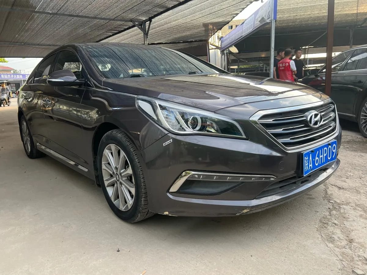 Hyundai 2015 1.6T GLX 3