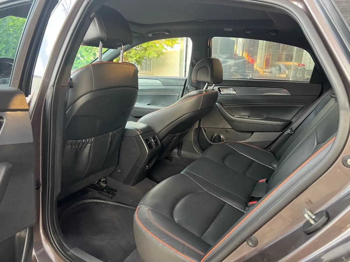 Hyundai 2015 1.6T GLX 8