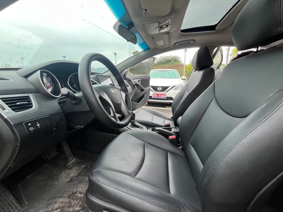 Hyundai 2016 1.6L 7