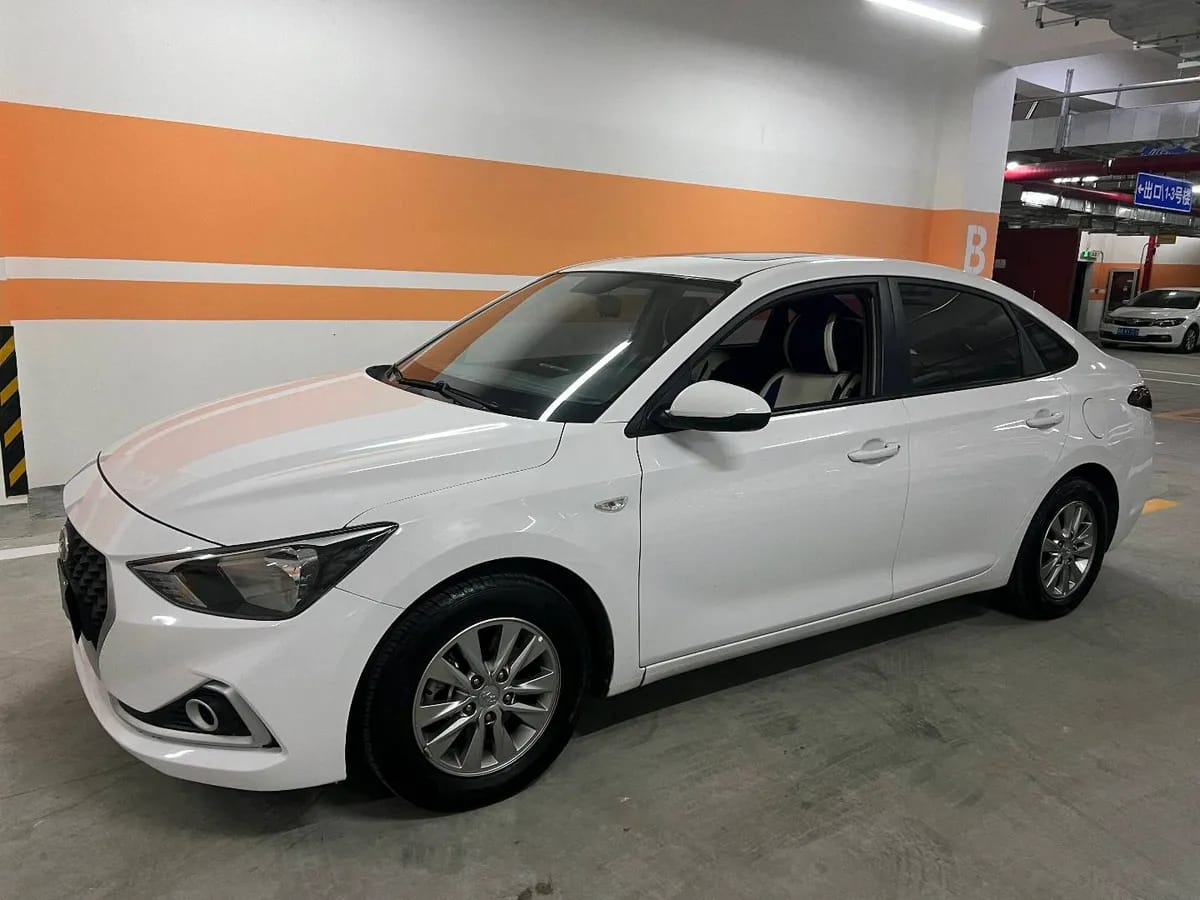 Hyundai 2017 1.6L GLS 2