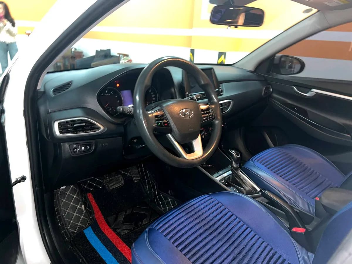 Hyundai 2017 1.6L GLS 7