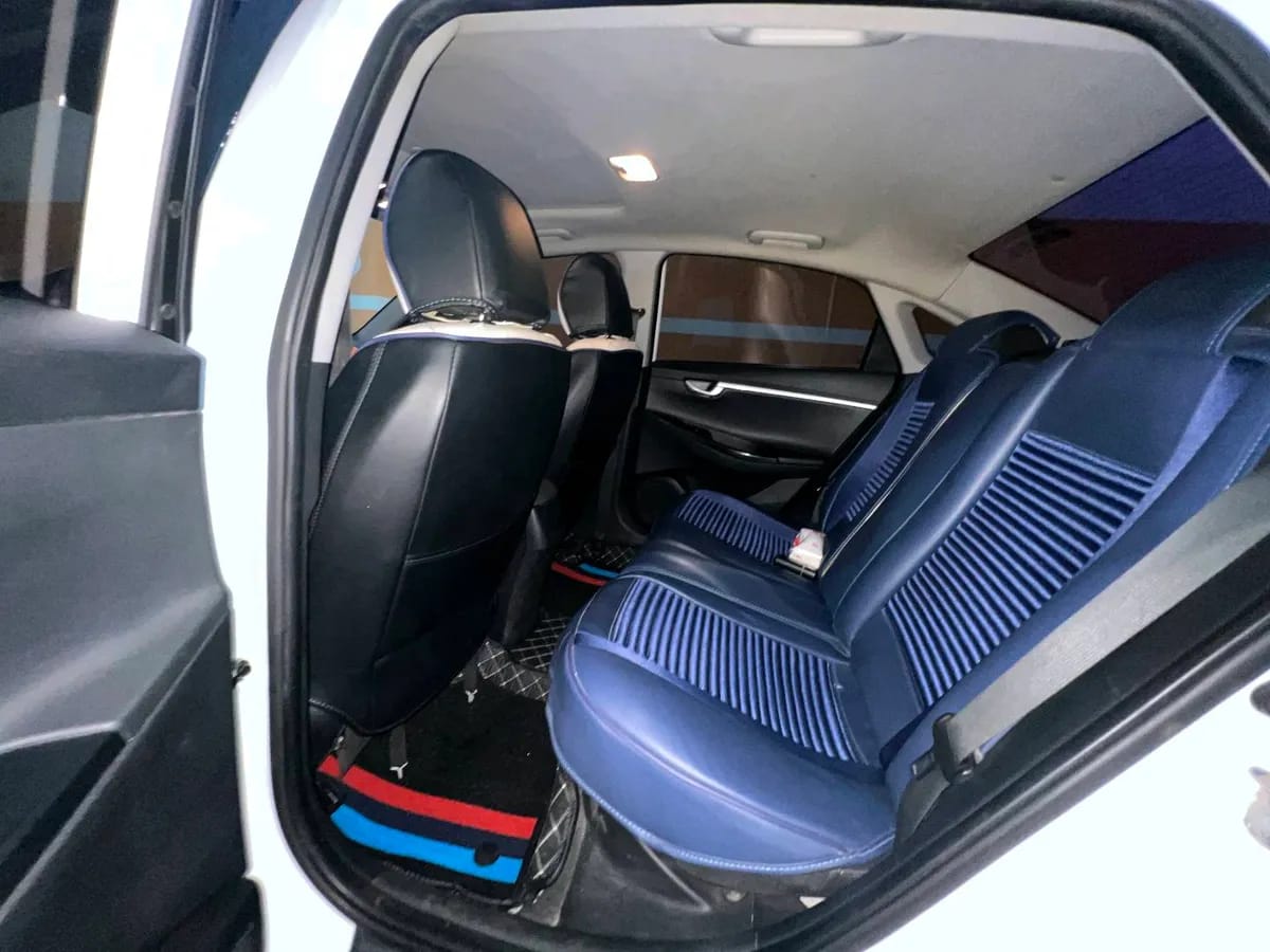 Hyundai 2017 1.6L GLS 8