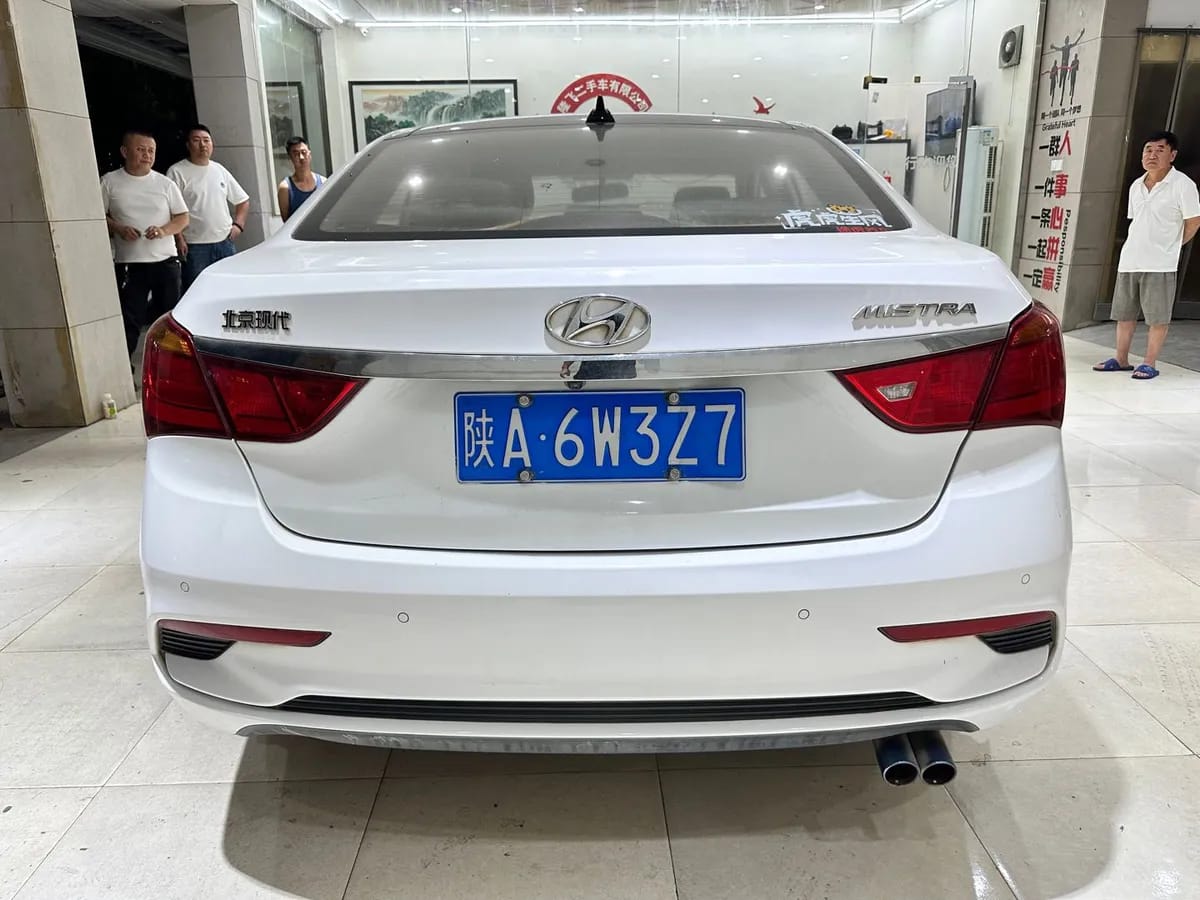Hyundai 2017 1.8L GLS 8